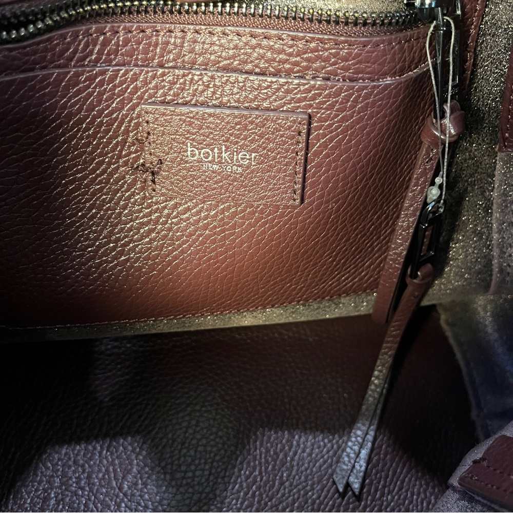 BOTKIER LEATHER SOHO EXPOSED ZIP TRIM TOTE SHOULDER BAG Wine With Crossbody - Picture 9 of 10